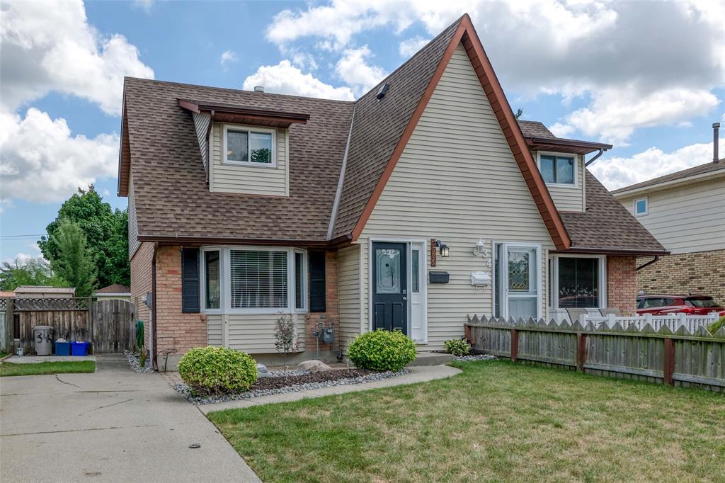 736 HILLARY, Sarnia Ontario, Canada