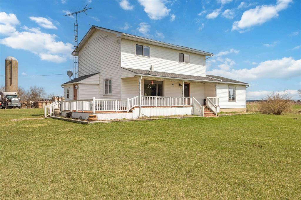 3176 CHURCHILL Line, Petrolia, Ontario, Canada photo 3