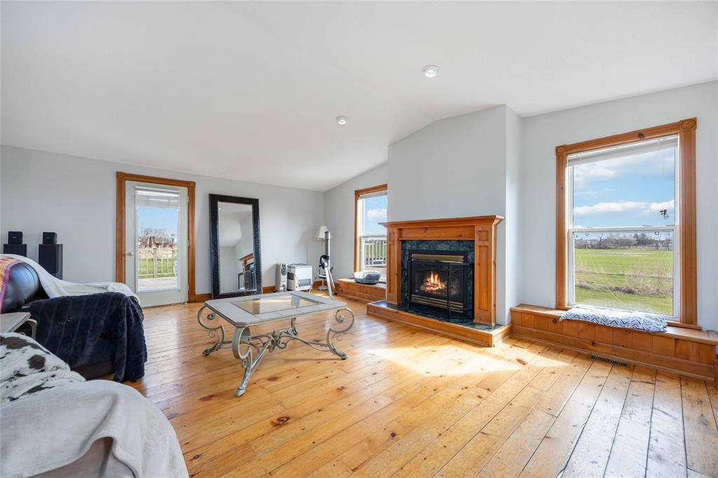 3176 CHURCHILL Line, Petrolia, Ontario, Canada photo 5