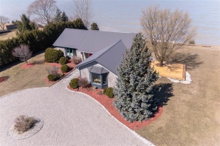 4338 BLUEPOINT Drive, Plympton-Wyoming Ontario, Canada