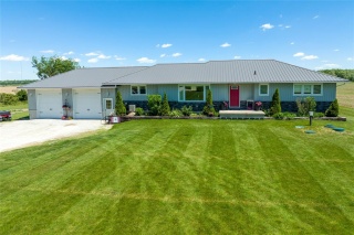 1300 ROBINSON Road, Dawn-Euphemia Ontario, Canada