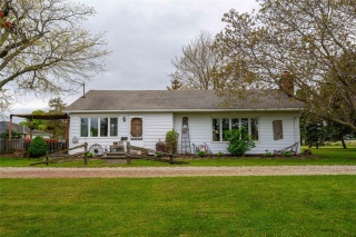 6441 MOORE Street, Brooke-Alvinston Ontario, Canada