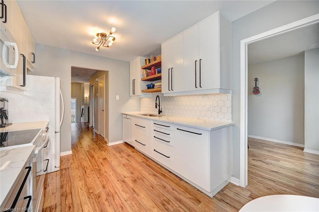 132 BRIGHTON Street Unit# 28, Waterloo, Ontario, Canada
