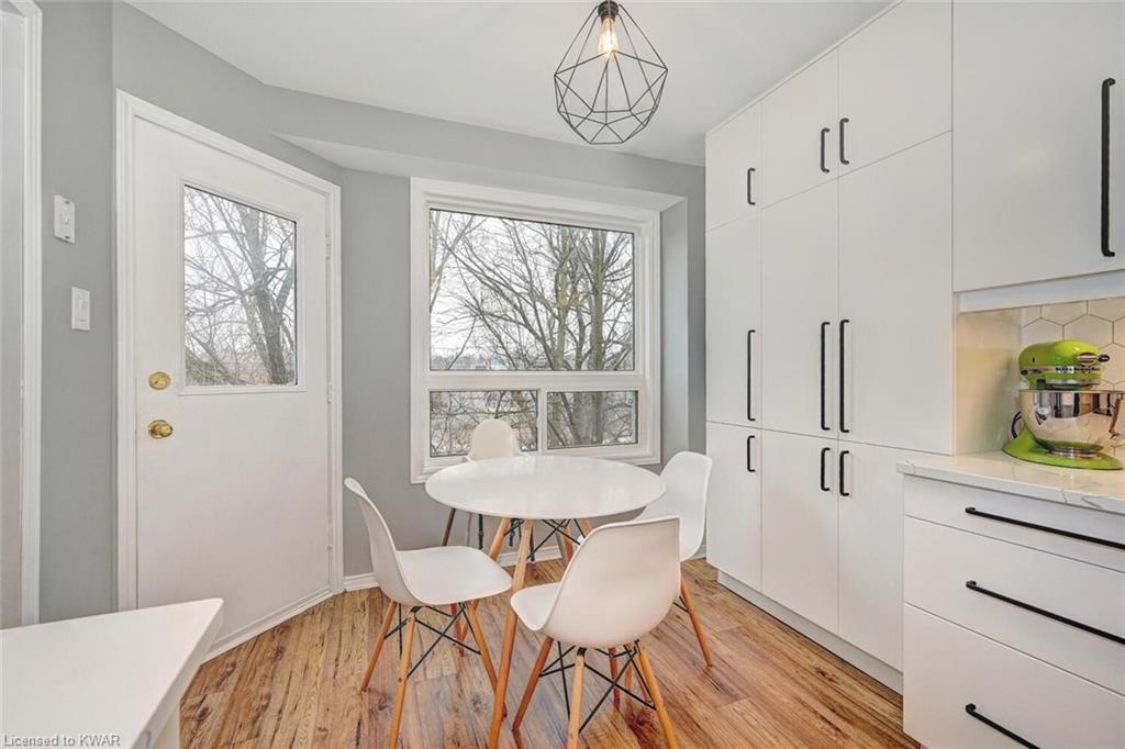 132 BRIGHTON Street Unit# 28, Waterloo, Ontario, Canada