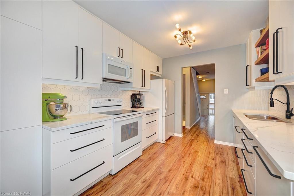 132 BRIGHTON Street Unit# 28, Waterloo, Ontario, Canada