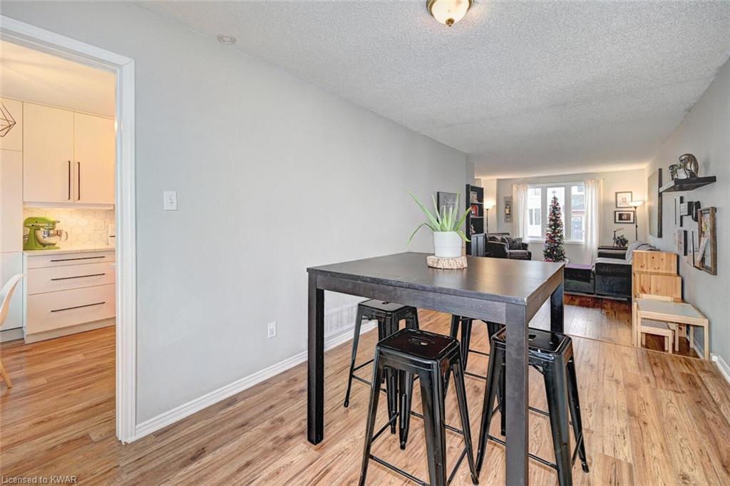 132 BRIGHTON Street Unit# 28, Waterloo, Ontario, Canada