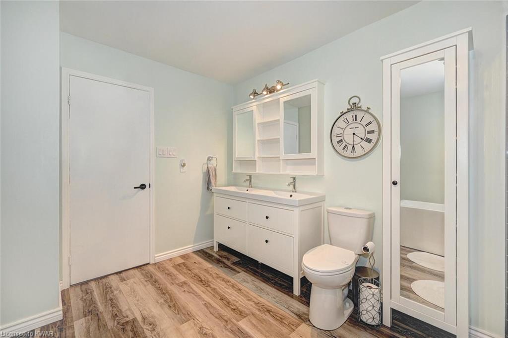 132 BRIGHTON Street Unit# 28, Waterloo, Ontario, Canada
