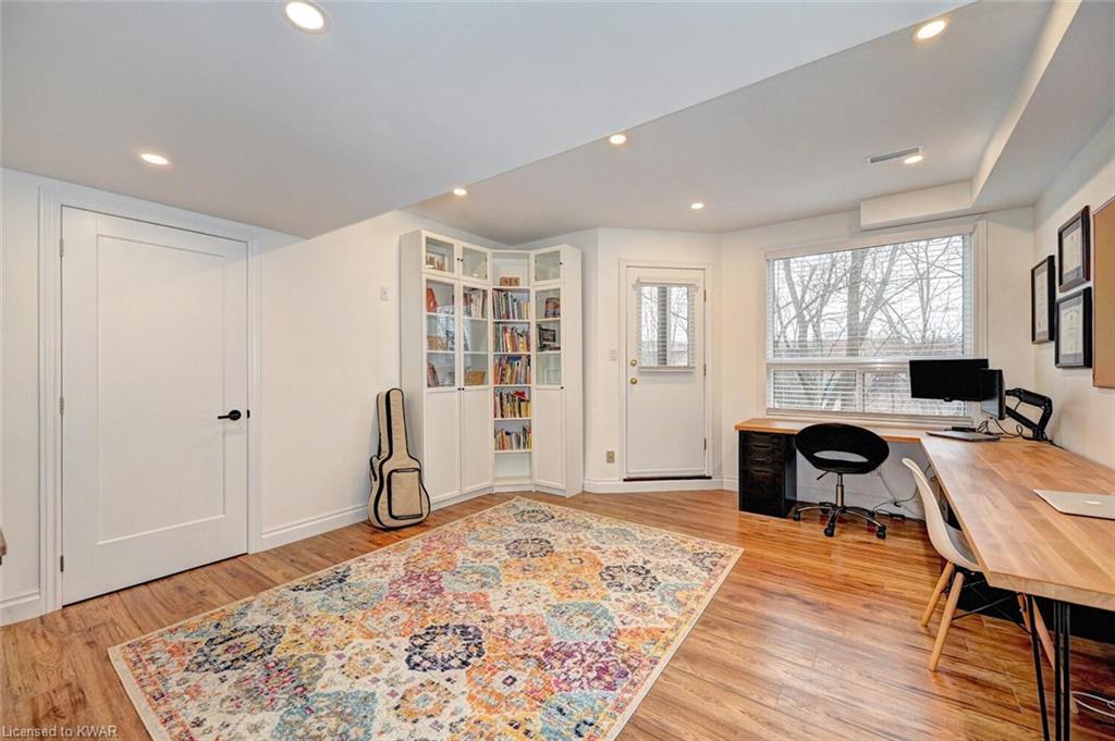 132 BRIGHTON Street Unit# 28, Waterloo, Ontario, Canada
