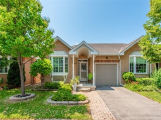 94 Twentyplace Boulevard, Mount Hope Ontario, Canada
