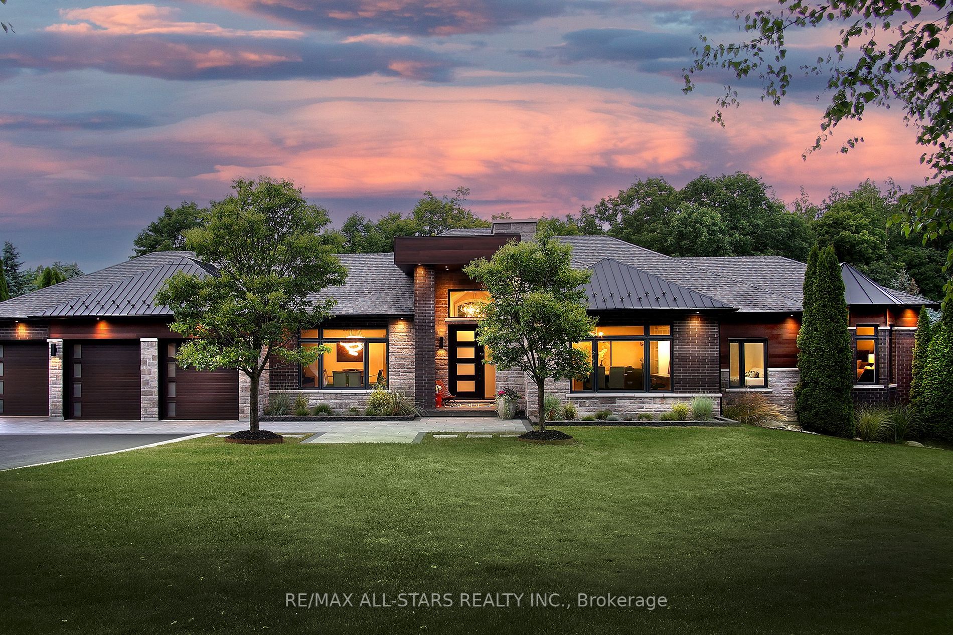 8 Deer Run, Uxbridge Ontario, Canada