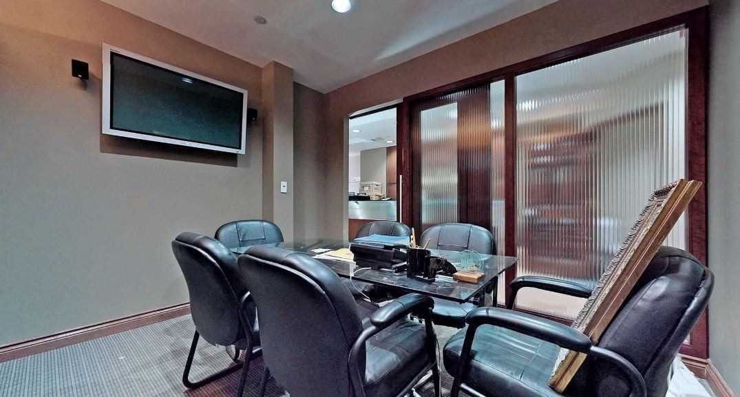 74 Gerrard St W, Toronto Ontario, Canada
