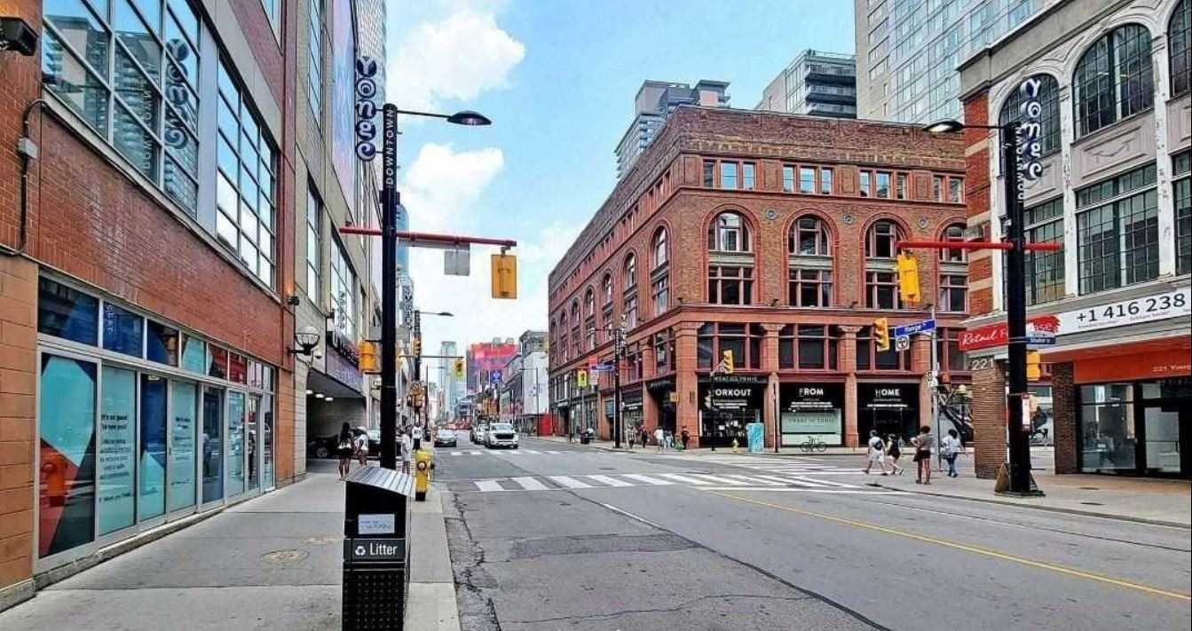 205 Yonge St, Toronto Ontario, Canada