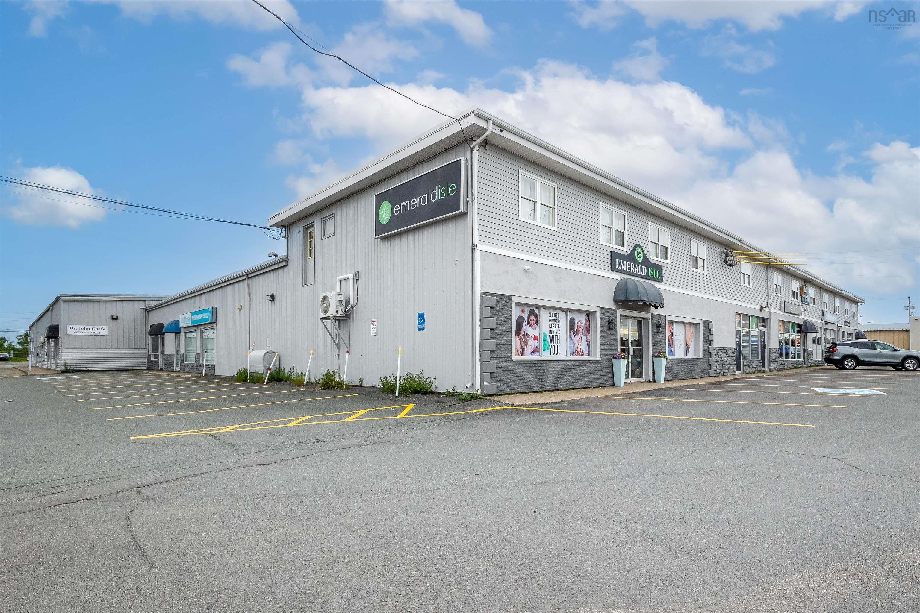 337 Welton Street & 8 Maple Street, Sydney, Nova Scotia, Canada photo 2