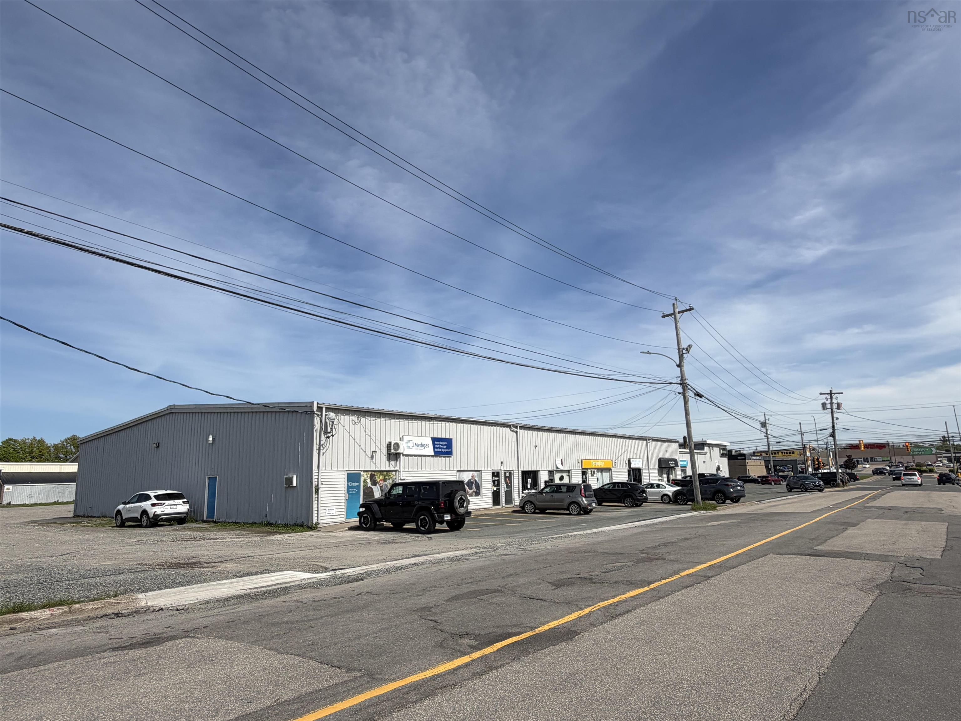 337 Welton Street & 8 Maple Street, Sydney, Nova Scotia, Canada photo 3