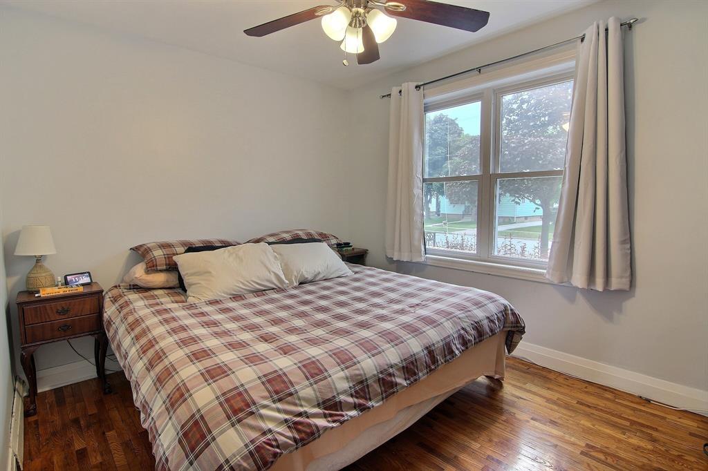 909 CHURCH Street, Point Edward, Ontario, Canada