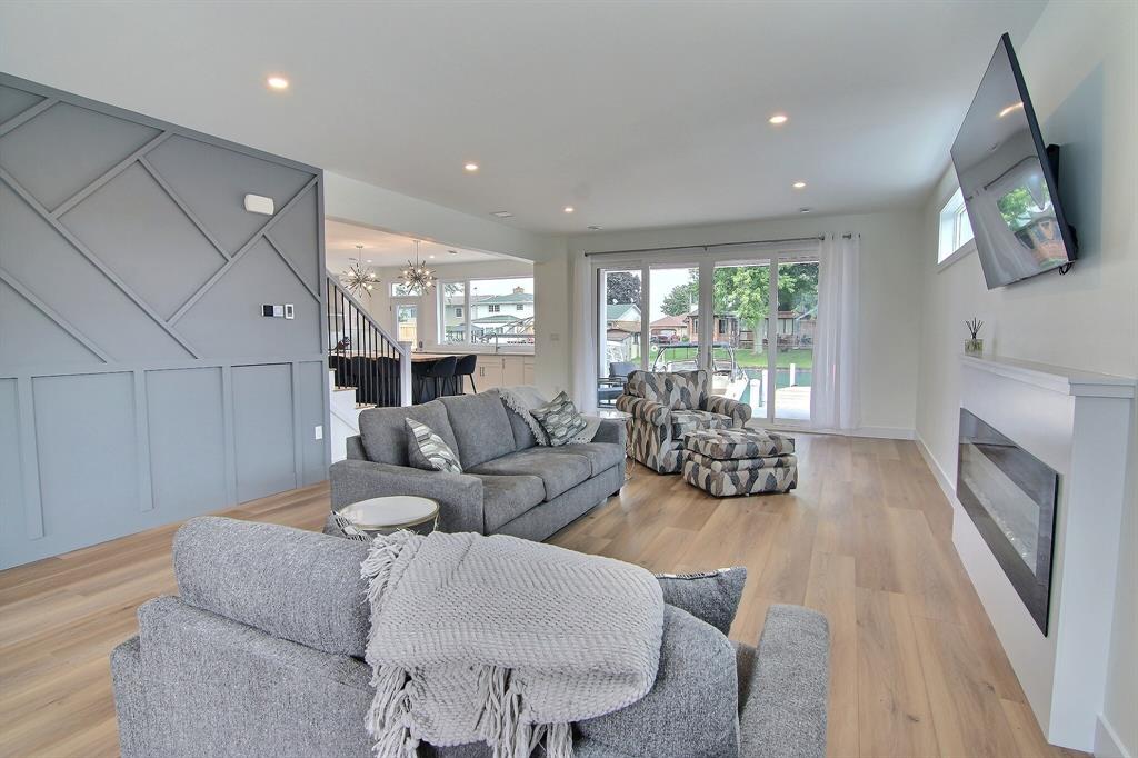 4676 RIVERSIDE Drive, Port Lambton, Ontario, Canada