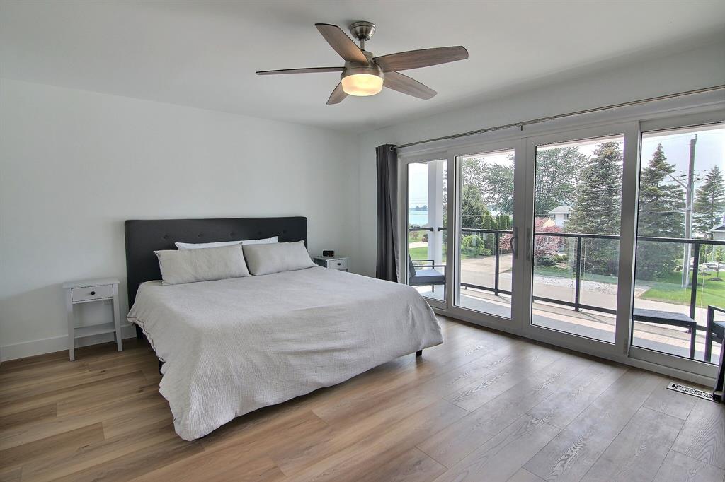 4676 RIVERSIDE Drive, Port Lambton, Ontario, Canada