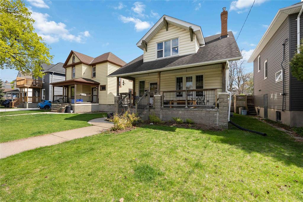 137 DURAND Street, Sarnia, Ontario, Canada photo 2