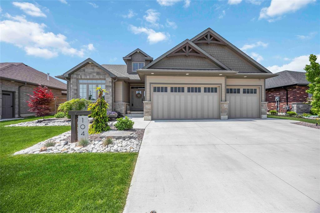 104 KAMAL Drive, Sarnia, Ontario, Canada