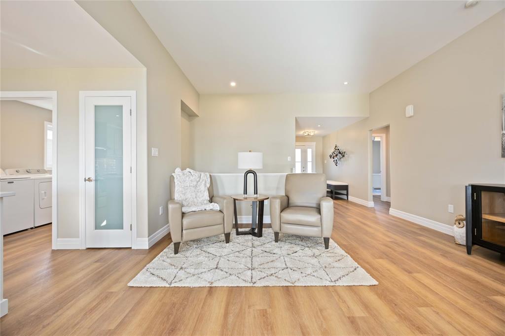 3593 EGREMONT Road, Plympton-Wyoming, Ontario, Canada photo 4