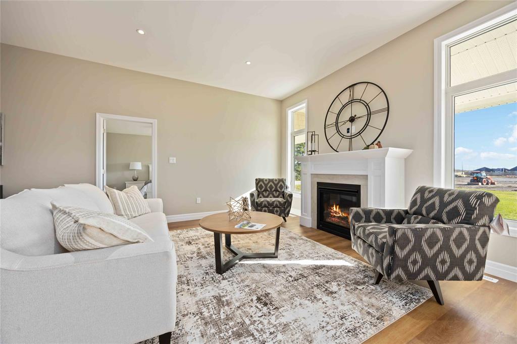 3593 EGREMONT Road, Plympton-Wyoming, Ontario, Canada photo 5