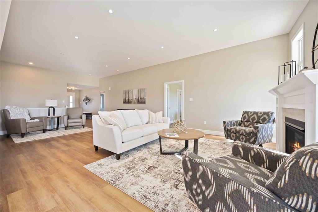 3593 EGREMONT Road, Plympton-Wyoming, Ontario, Canada photo 6