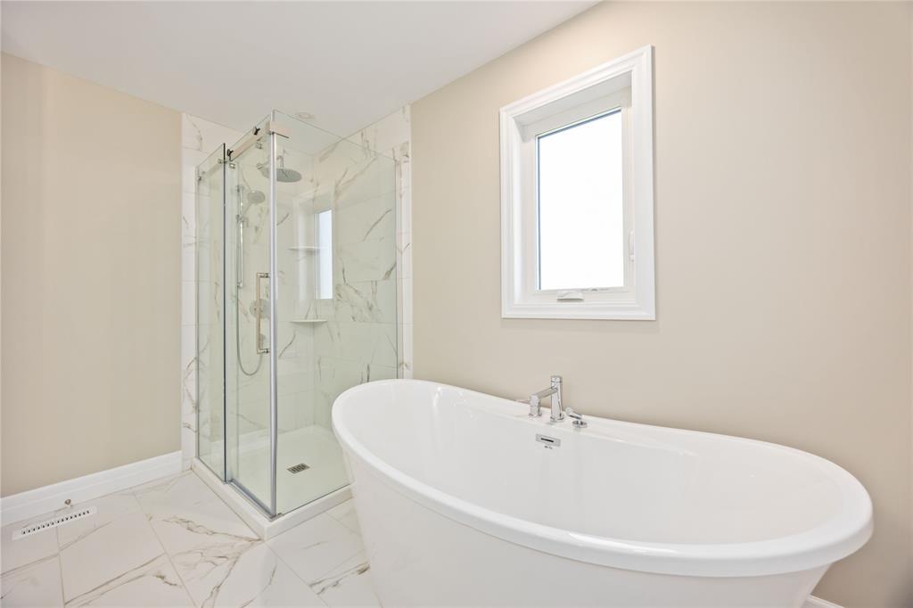 3593 EGREMONT Road, Plympton-Wyoming, Ontario, Canada photo 12