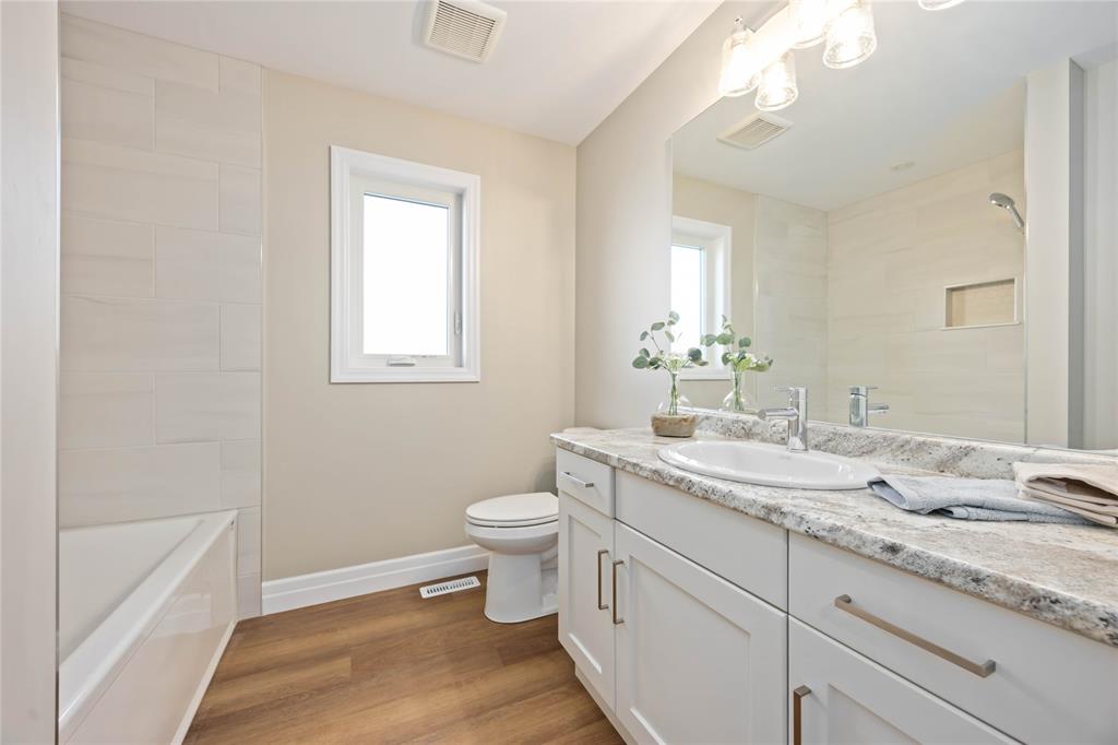 3593 EGREMONT Road, Plympton-Wyoming, Ontario, Canada photo 14