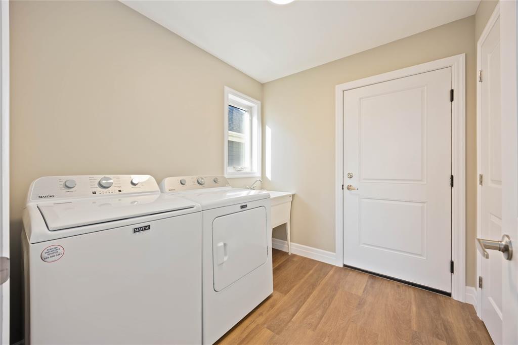 3593 EGREMONT Road, Plympton-Wyoming, Ontario, Canada photo 15