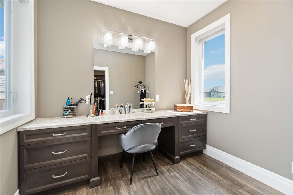 4043 VAN BREE Drive, Plympton-Wyoming, Ontario, Canada photo 19