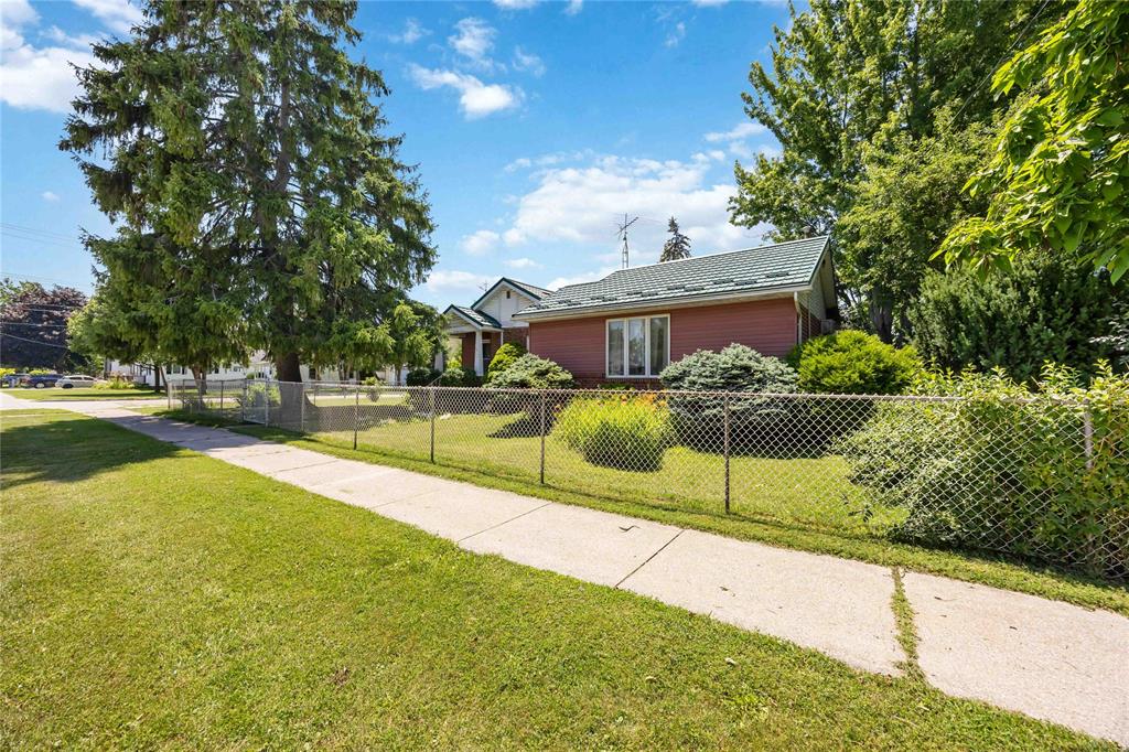 439 MAUDE Street, Petrolia, Ontario, Canada photo 34