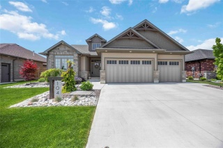 104 KAMAL Drive, Sarnia Ontario, Canada