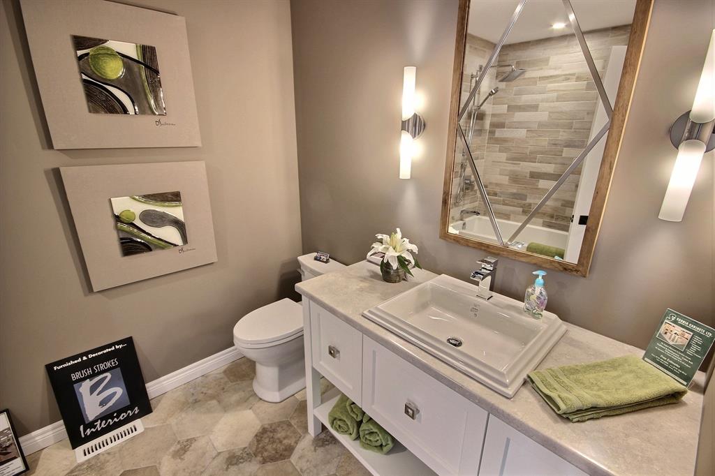 178 HENNESSY, Lambton Shores Ontario, Canada