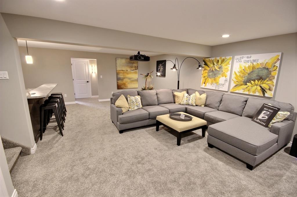 178 HENNESSY, Lambton Shores Ontario, Canada