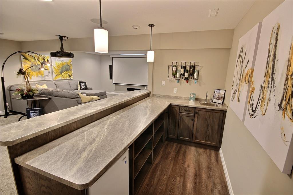 178 HENNESSY, Lambton Shores Ontario, Canada