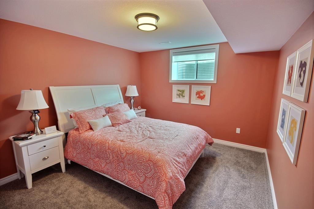 178 HENNESSY, Lambton Shores Ontario, Canada