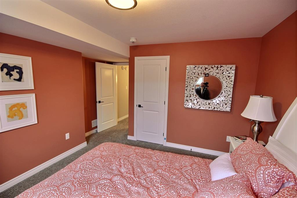 178 HENNESSY, Lambton Shores Ontario, Canada