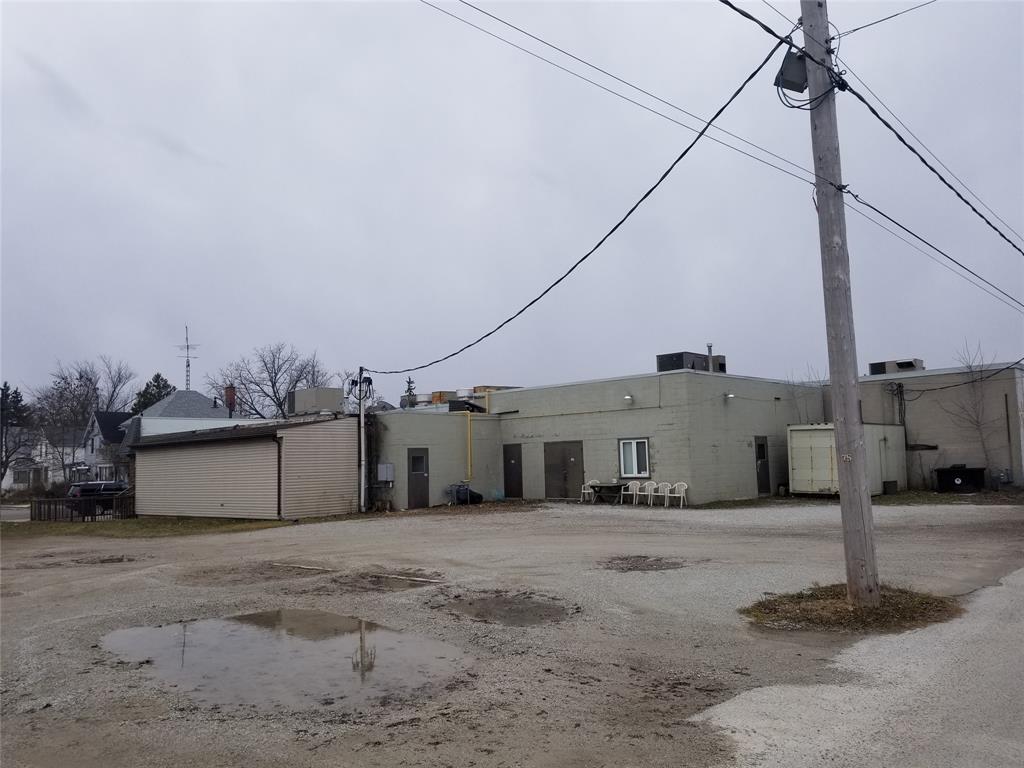 4124 PETROLIA Line, Petrolia Ontario, Canada