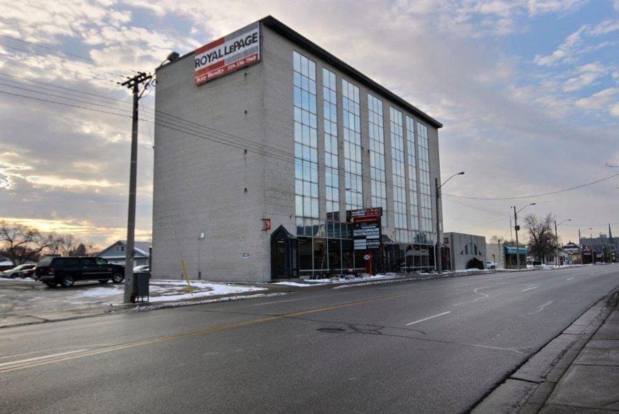 546 CHRISTINA Street North Unit# 301-F, Sarnia Ontario, Canada