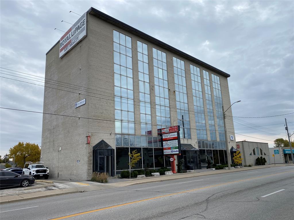 546 CHRISTINA Street North Unit# 203, Sarnia, Ontario, Canada