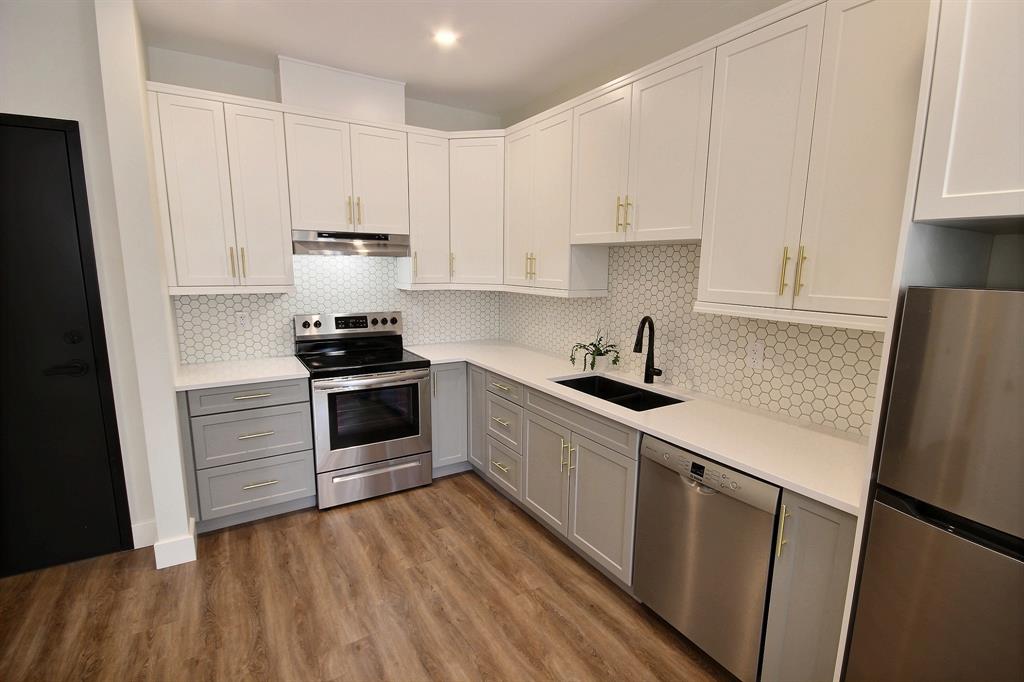 413 ALBANY Street Unit# 4, Petrolia, Ontario, Canada