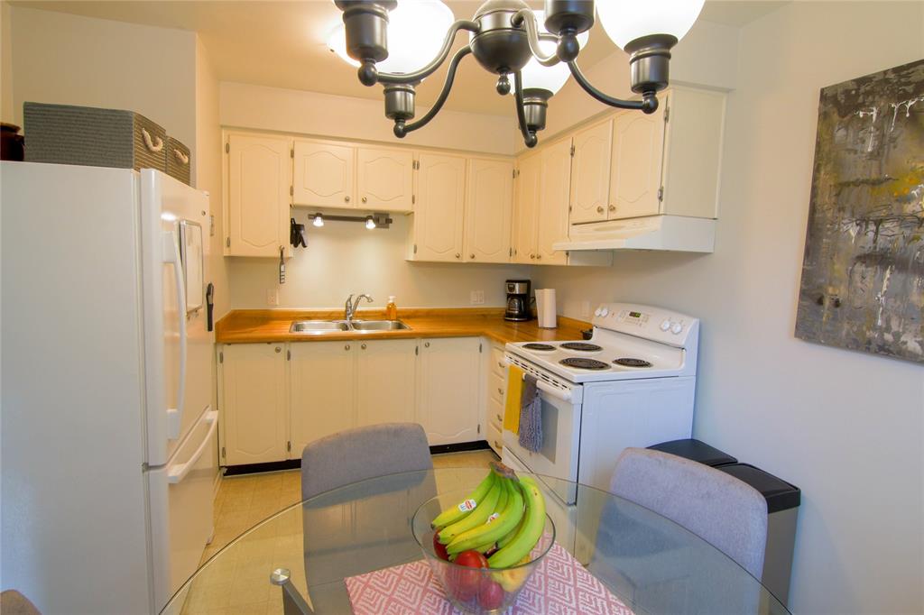 295 EDGEWOOD Street Unit# 37, Sarnia Ontario, Canada