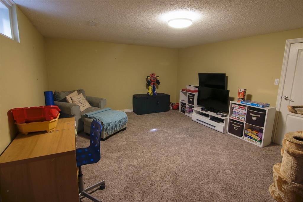 295 EDGEWOOD Street Unit# 37, Sarnia Ontario, Canada