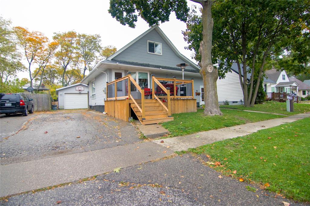 741 SYCAMORE Drive, Sarnia Ontario, Canada