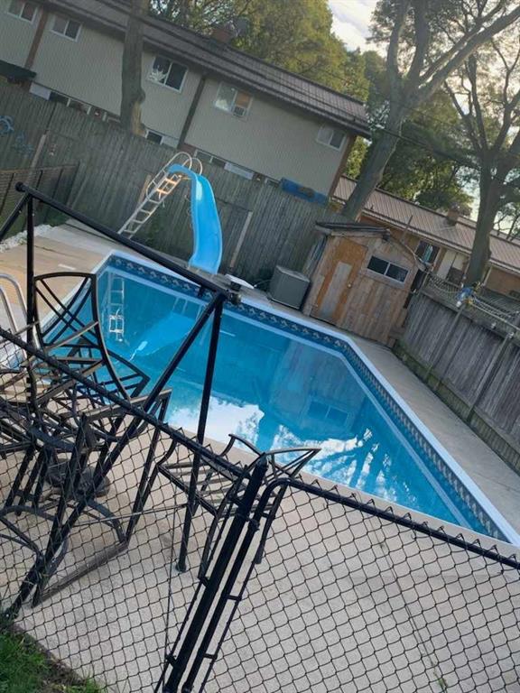 741 SYCAMORE Drive, Sarnia Ontario, Canada