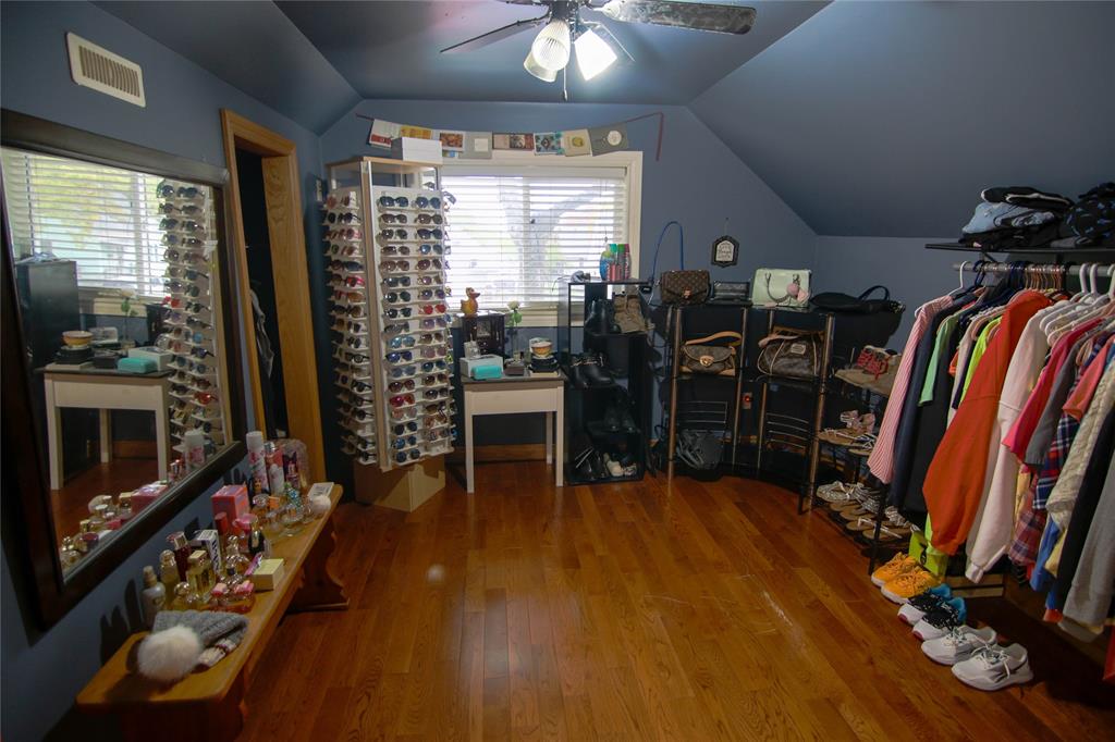 741 SYCAMORE Drive, Sarnia Ontario, Canada