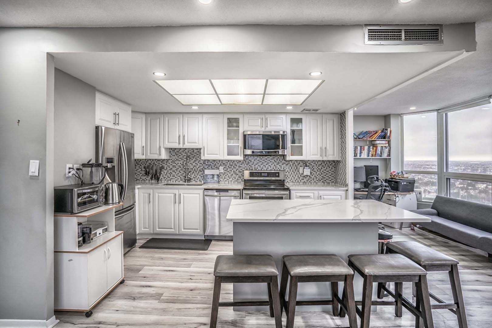 8 Lisa St, Brampton Ontario, Canada