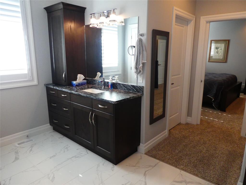 1817 LAKESHORE Road, Sarnia Ontario, Canada