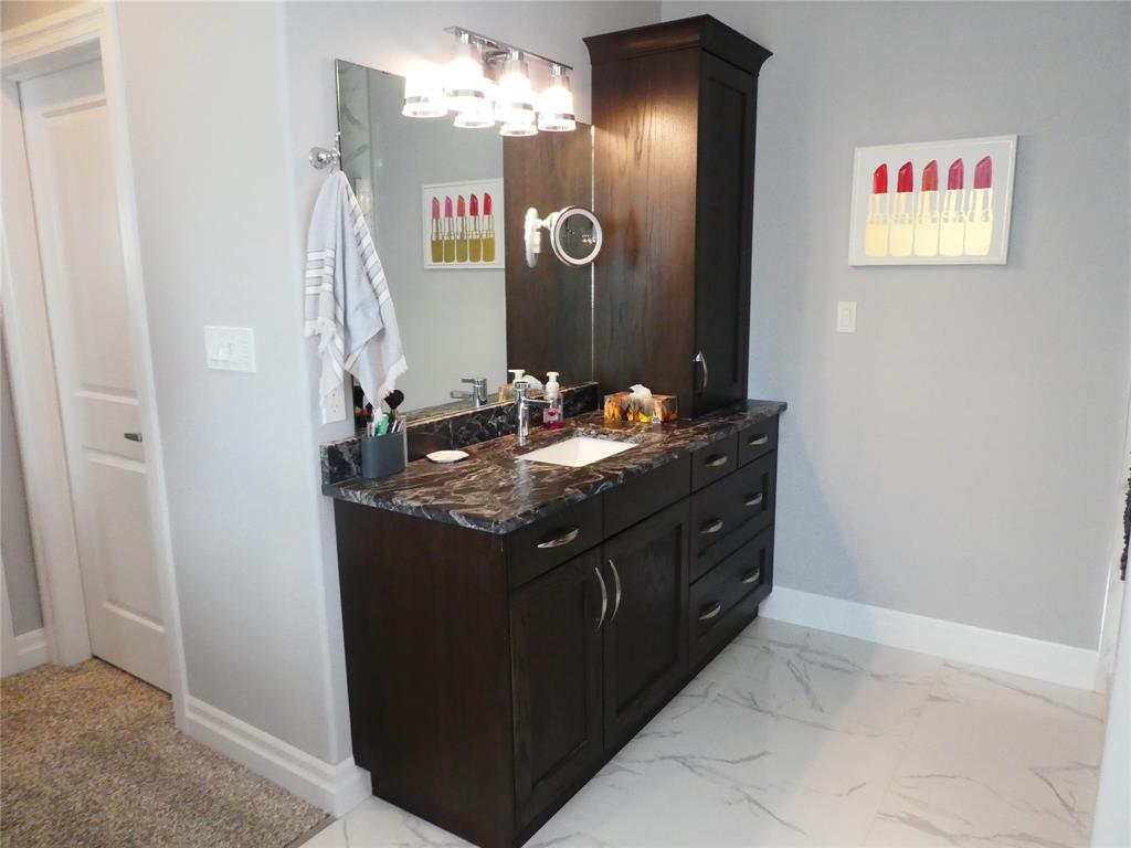 1817 LAKESHORE Road, Sarnia Ontario, Canada