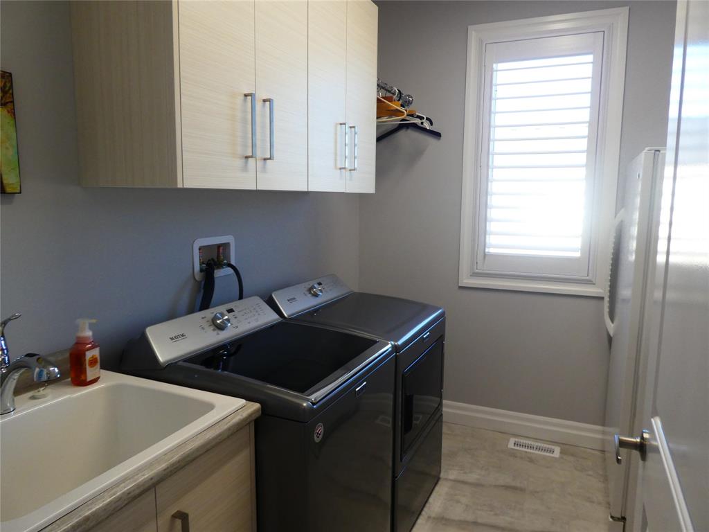 1817 LAKESHORE Road, Sarnia Ontario, Canada